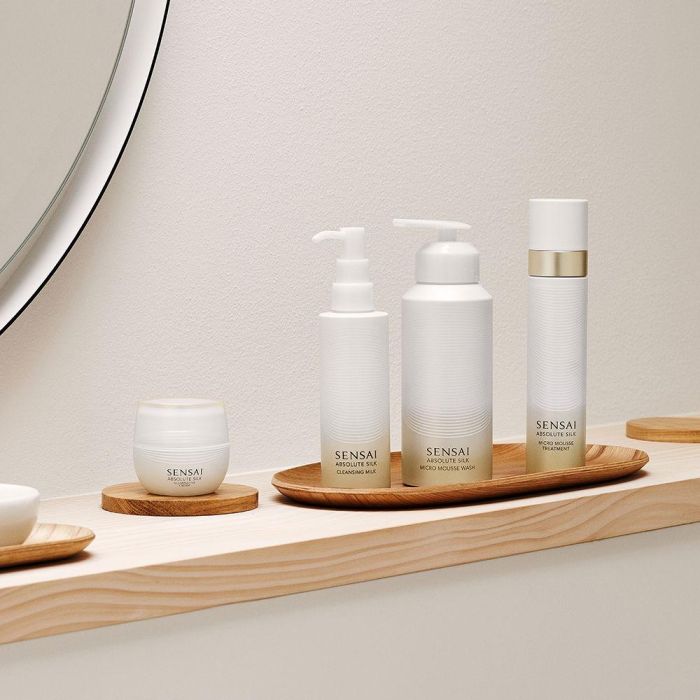 Sensai Absolute Silk Cleansing Milk 150 mL 3 Sensai Absolute Silk Cleansing Milk 150 mL 3