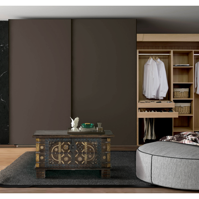 GINER Y COLOMER - Coffre de rangement en bois de manguier massif couleur marron foncé - Décor ancien avec détails en bronze et métal - Dimensions : 80 x 40 x 46 cm 7