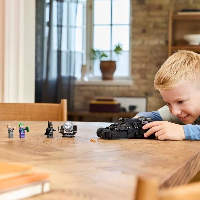 LEGO DC Batman 76303 La Batmobile Tumbler de Batman contre Double-Face et Le Joker - Jouet 4 LEGO DC Batman 76303 La Batmobile Tumbler de Batman contre Double-Face et Le Joker - Jouet 4