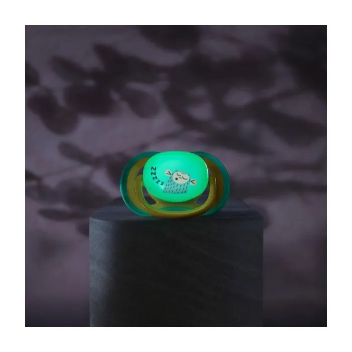 Philips Avent Sucettes Ultra Air Lot de 4, SCF087/27, 18 mois+, Vert/Orange, Respirantes et Confortables, Sans BPA, Brille dans le Noir