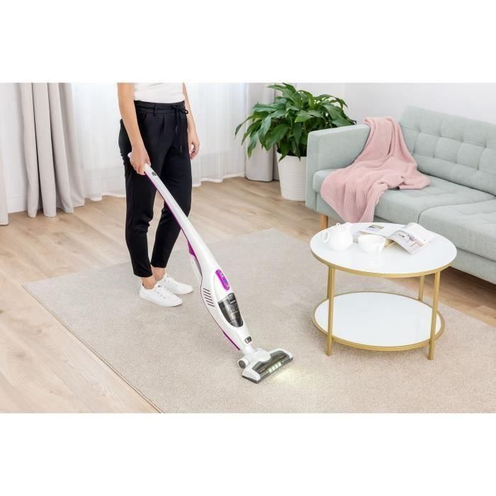 Sencor SVC 7814VT Aspirateur balai sans fil 2-en-1, 110 W, filtre HEPA, batterie 35 min, 0.5 L, blanc/violet