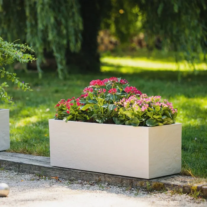 Eda - Volcania Up - Jardinière balconnière 25 L, décor pierre, beige calcaire, 59 x 19,5 x 22,8 cm, intérieur/extérieur Eda - Volcania Up - Jardinière balconnière 25 L, décor pierre, beige calcaire, 59 x 19,5 x 22,8 cm, intérieur/extérieur