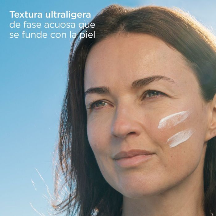 Écran solaire visage Isdin Fusion Water Magic Glow Spf 50 50 ml 2