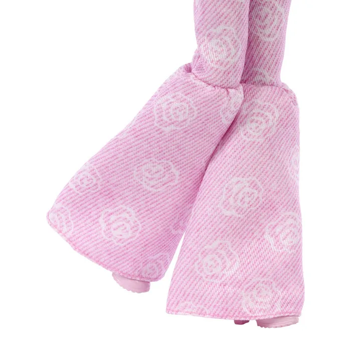 Barbie JJN72 - Poupée Deluxe Style avec tenue denim rose coeur, jean évasé et accessoires fashion - Pour enfant dès 4 ans