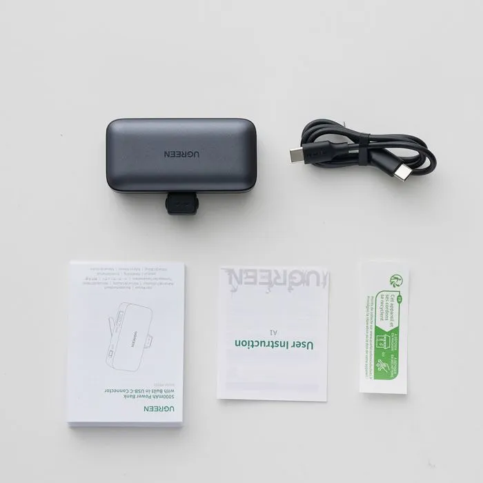 UGREEN Batterie Externe Portable 5000 mAh Power Bank Noir avec Support pour Smartphone, Charge Rapide USB-C, Compacte et Sécurisée contre Surchauffe et Courts-Circuits