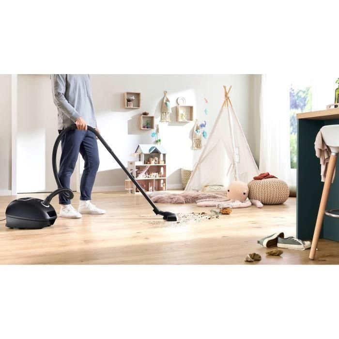 Bosch BGB41BA1 Aspirateur traîneau avec sac - Série 4 - 700 W - 4 L - Rayon d'action 11 m - Variateur électronique - Filtres lavables - 75 dB - Noir