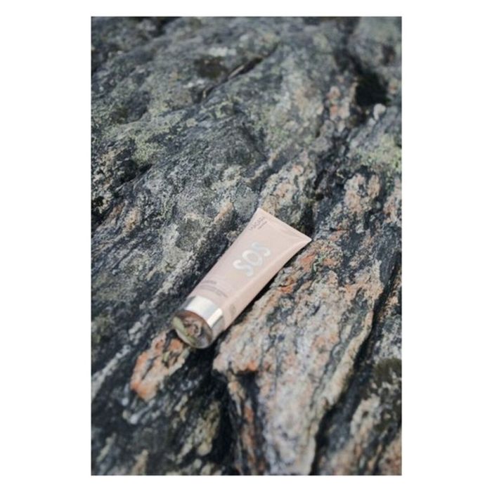 Masque facial Hydratant Mádara SOS Éclaircissant (60 ml) 3 Masque facial Hydratant Mádara SOS Éclaircissant (60 ml) 3