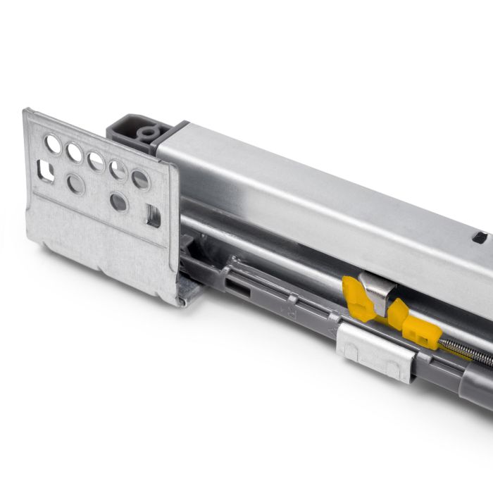 Emuca Rack avec glissières à extension totale et à fermeture douce pour accessoires d'armoire Quartz, 862-888mm, Aluminium et plastique, Titane 14 Emuca Rack avec glissières à extension totale et à fermeture douce pour accessoires d'armoire Quartz, 862-888mm, Aluminium et plastique, Titane 14