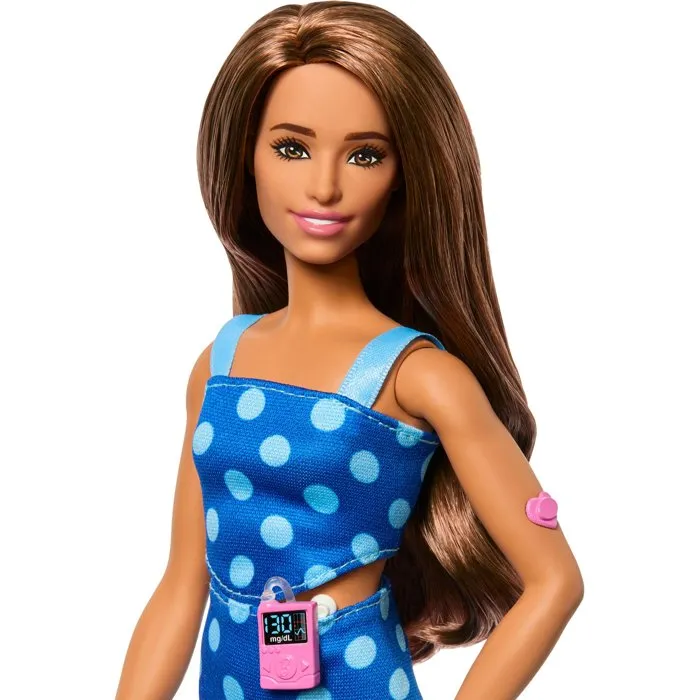 Barbie Muñeca Fashionista con vestido de lunares azules HYT97 2 Barbie Muñeca Fashionista con vestido de lunares azules HYT97 2