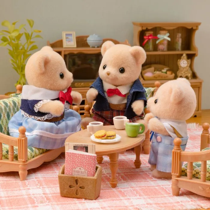 Sylvanian Families - Famille Ours Biscuit (3 personnages articulés avec accessoires) - Jeu de figurines - À partir de 3 ans Sylvanian Families - Famille Ours Biscuit (3 personnages articulés avec accessoires) - Jeu de figurines - À partir de 3 ans