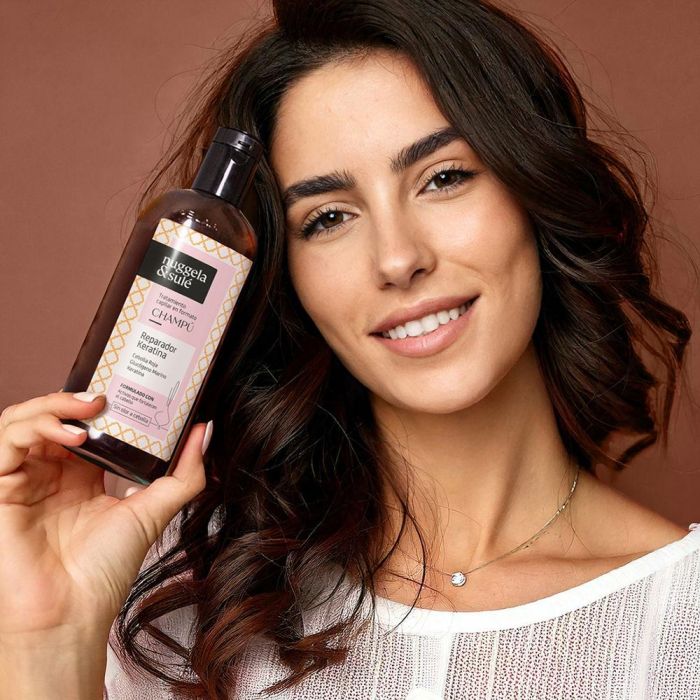 Nuggela & Sulé Reparador Keratina Champú 250 mL 2