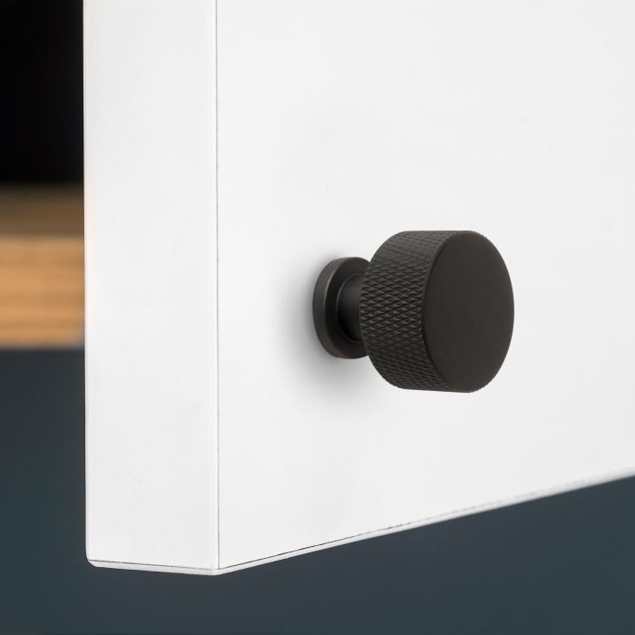 Emuca Lot de 10 boutons pour meubles Argos, diamètre 30mm, Aluminium, Peint en noir 1