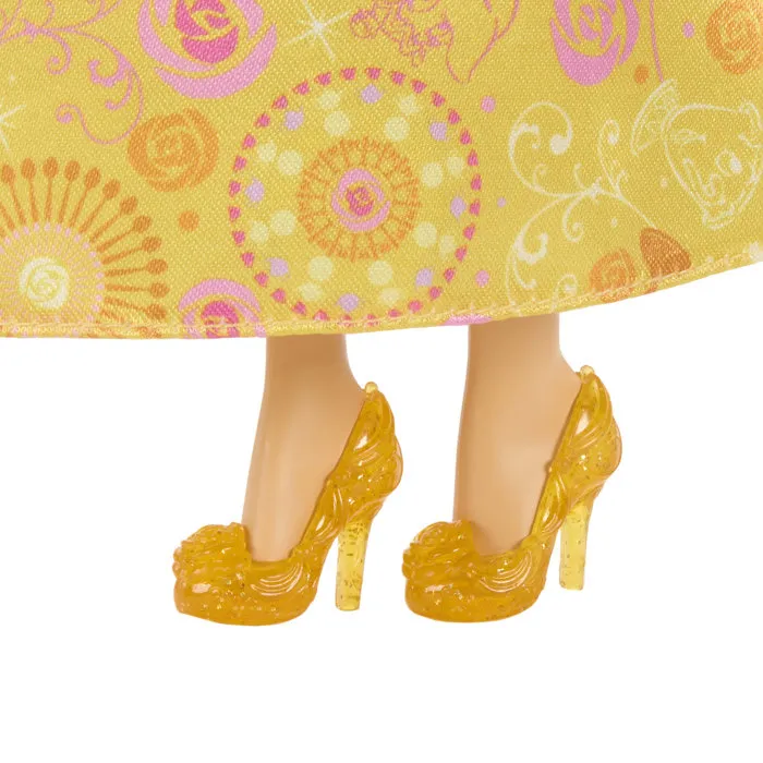 Disney Princess - Belle et ses tenues - Poupée Belle avec 2 tenues et 7 accessoires - Modèle JFJ82 Disney Princess - Belle et ses tenues - Poupée Belle avec 2 tenues et 7 accessoires - Modèle JFJ82