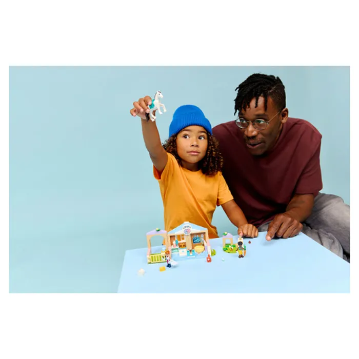 Lego Friends 42696 - La Clinique Vétérinaire - Jeu de Construction avec Mini-Poupées, Animaux et Accessoires - Cadeau pour Fille ou Garçon 4 Ans et Plus Lego Friends 42696 - La Clinique Vétérinaire - Jeu de Construction avec Mini-Poupées, Animaux et Accessoires - Cadeau pour Fille ou Garçon 4 Ans et Plus