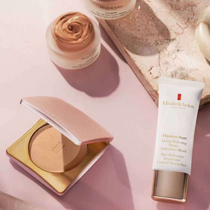 Poudres Compactes Elizabeth Arden SKINCARING POWDER Light 10 g 1
