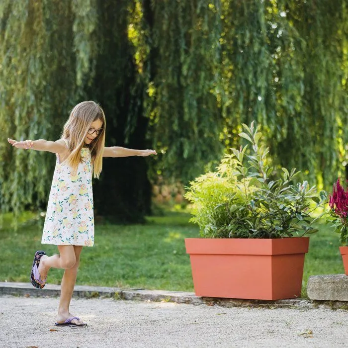 EDA Muret Toscane - Jardinière avec Réserve d'Eau et Roulettes - 74 L - 79x35x39 cm - Orange Terre Battue - Traitement Anti-UV - Garantie 7 ans EDA Muret Toscane - Jardinière avec Réserve d'Eau et Roulettes - 74 L - 79x35x39 cm - Orange Terre Battue - Traitement Anti-UV - Garantie 7 ans