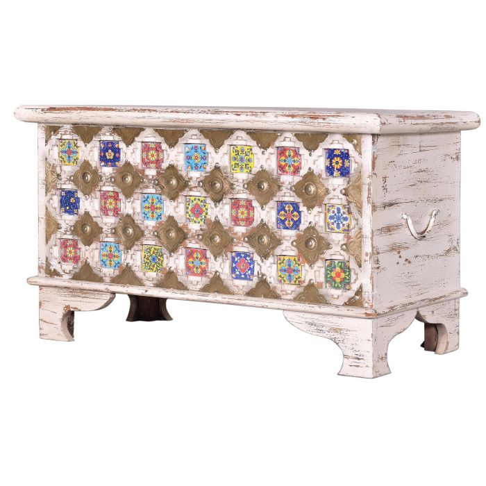 GINER Y COLOMER - Coffre de rangement en bois de manguier massif avec détails en céramique et bronze, finition blanc vieilli - 80 x 40 x 45 cm 0 GINER Y COLOMER - Coffre de rangement en bois de manguier massif avec détails en céramique et bronze, finition blanc vieilli - 80 x 40 x 45 cm 0