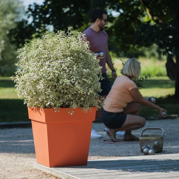 Eda Pot de Fleurs Toscane Carré, 50 cm, 87 L, Intérieur/Extérieur, Anti-UV et Gélif, 49.5x49.5x52.5 cm, Couleur Orange Terre Battue, Garantie 7 Ans Eda Pot de Fleurs Toscane Carré, 50 cm, 87 L, Intérieur/Extérieur, Anti-UV et Gélif, 49.5x49.5x52.5 cm, Couleur Orange Terre Battue, Garantie 7 Ans