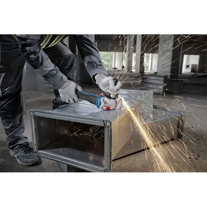 Bosch Professional Combo Kit 2 Outils 18V GSB 18V-65 + GWS 18V-8 avec 2 Batteries GBA 4.0Ah et Chargeur GAL 18V-40