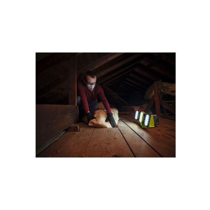 RYOBI - Triple panneau lumineux LED 18V ONE+ - 3 intensités : 3000 / 1200 / 500 Lum. - panneaux 360°, panneau central 130° - RLP18-0 2 RYOBI - Triple panneau lumineux LED 18V ONE+ - 3 intensités : 3000 / 1200 / 500 Lum. - panneaux 360°, panneau central 130° - RLP18-0 2