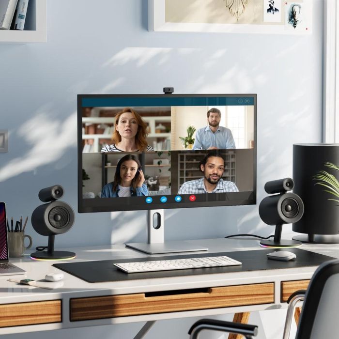 Alogic Clarity Pro Max 32 UHD 4K Monitor with 65W + 8MP Webcam 6