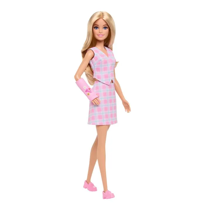 Barbie JJN56 Fashionistas - Poupée Barbie avec plâtre rose, haut et jupe à carreaux, pour jeu créatif à partir de 3 ans Barbie JJN56 Fashionistas - Poupée Barbie avec plâtre rose, haut et jupe à carreaux, pour jeu créatif à partir de 3 ans