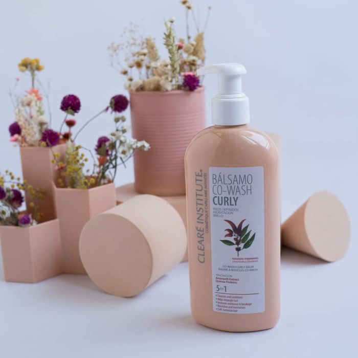 Fluide de définition de boucle Clearé Institute Wash Curly 300 ml 3