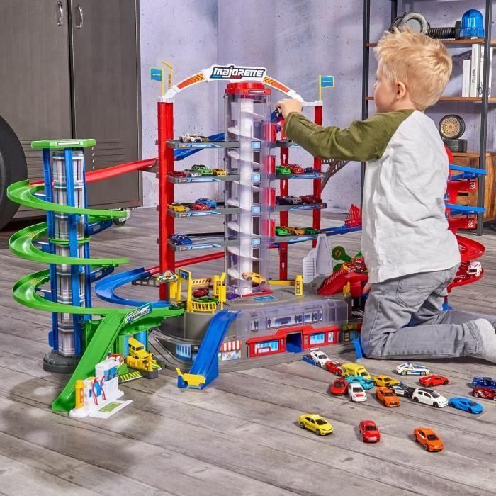 Majorette - Super city garage - 2 niveaux - Sons et lumieres - 6 véhicules métal + 1 train - 128 x 78 x 73 cm 1