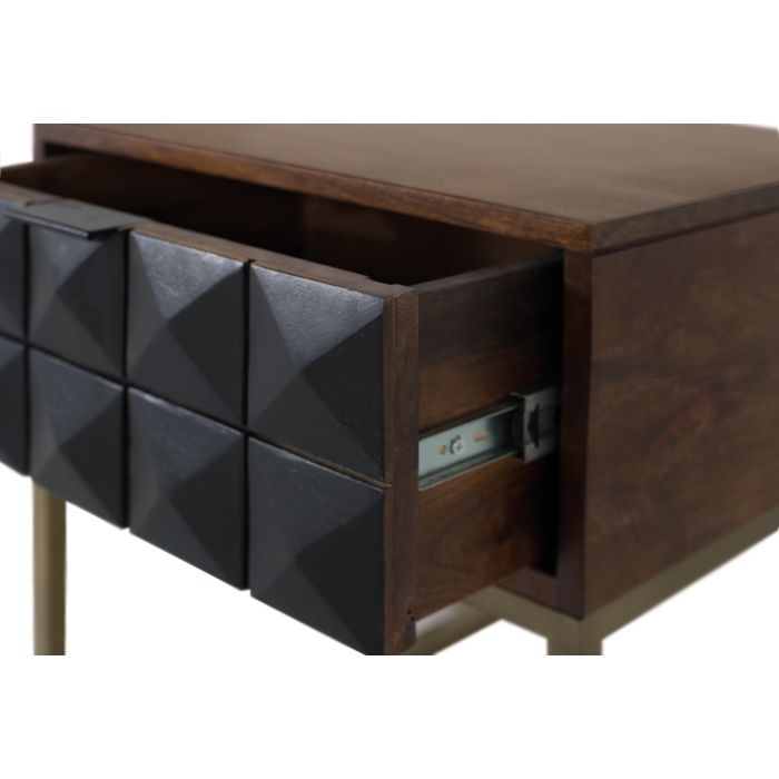 GINER Y COLOMER Table de nuit sculptée et fabriquée à la main en bois de manguier couleur noisette avec tiroir noir et pieds en fer doré design contemporain 3