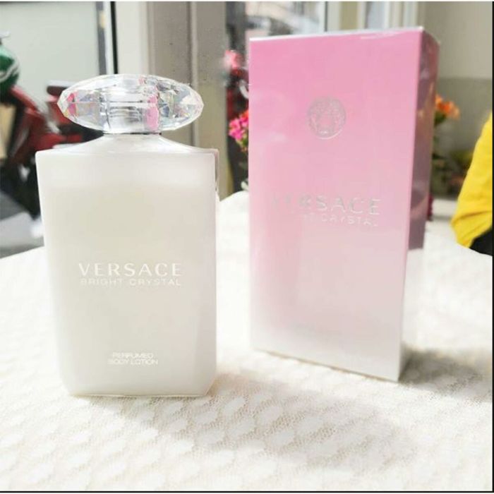 Lotion corporelle Versace Bright Crystal 200 ml Bright Crystal 3 Lotion corporelle Versace Bright Crystal 200 ml Bright Crystal 3