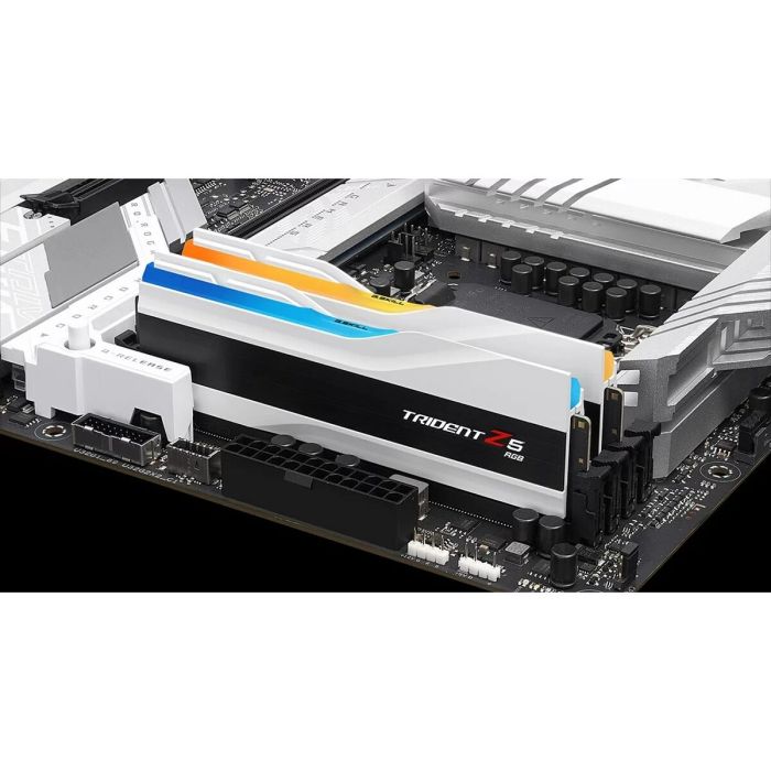 Mémoire RAM GSKILL F5-6400J3239F48GX2-TZ5RW DDR5 96 GB cl32 1 Mémoire RAM GSKILL F5-6400J3239F48GX2-TZ5RW DDR5 96 GB cl32 1