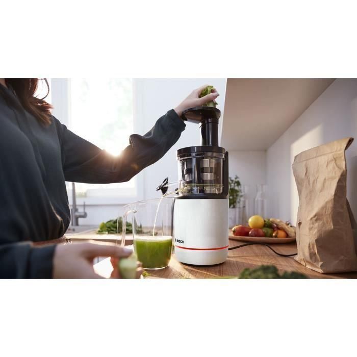 Bosch MESM500W Extracteur de jus VitaExtract Blanc/Chrome, 150 W, 1 vitesse + reverse, sécurité couvercle, 2 filtres, carafe et accessoires