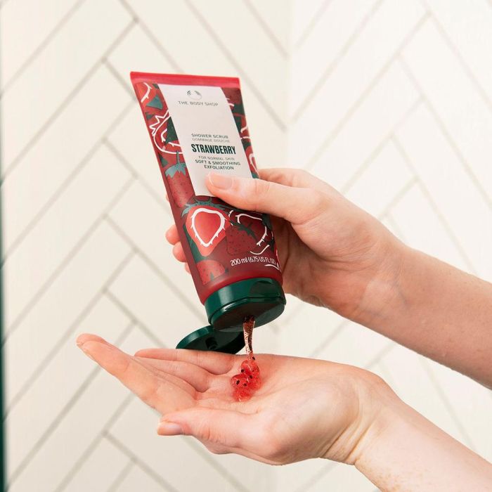 The Body Shop Gommage Douche Fraise 200 mL 1