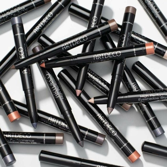 Ombre à paupières 46-benefit lavander grey Artdeco 1