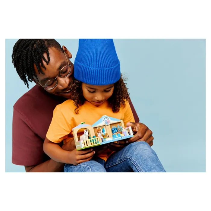 Lego Friends 42696 - La Clinique Vétérinaire - Jeu de Construction avec Mini-Poupées, Animaux et Accessoires - Cadeau pour Fille ou Garçon 4 Ans et Plus Lego Friends 42696 - La Clinique Vétérinaire - Jeu de Construction avec Mini-Poupées, Animaux et Accessoires - Cadeau pour Fille ou Garçon 4 Ans et Plus