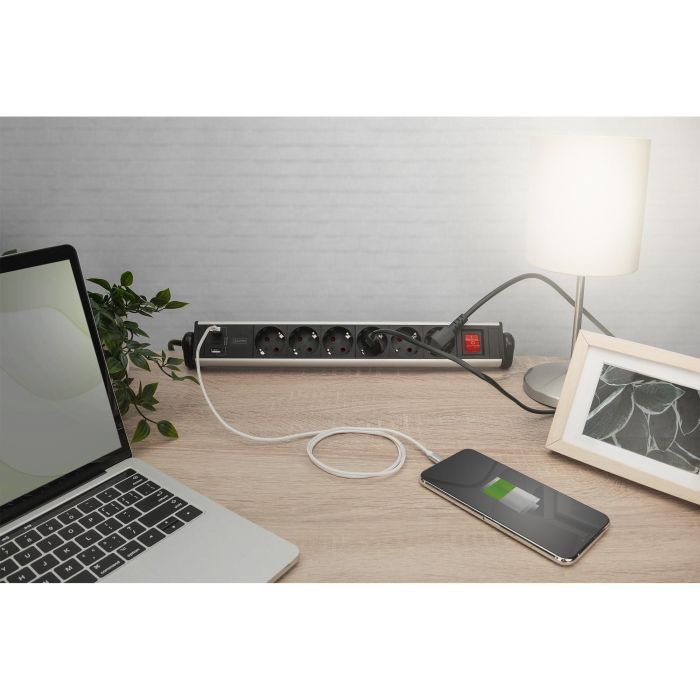 Digitus 6-Fach Steckdosenleiste mit 2xUSB-A  1xUSB-C und Schalter Schwarz/Silver 2