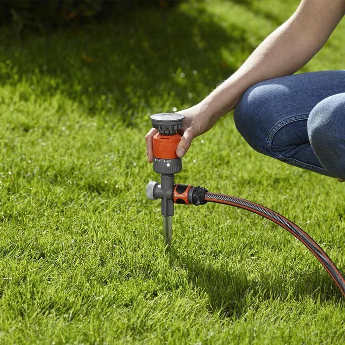 GARDENA Arroseur circulaire Vario Comfort Surface 225m² max Portée 8.5m max Crans arrosage 45-360° Garantie 5 ans (1949-20) 1 GARDENA Arroseur circulaire Vario Comfort Surface 225m² max Portée 8.5m max Crans arrosage 45-360° Garantie 5 ans (1949-20) 1