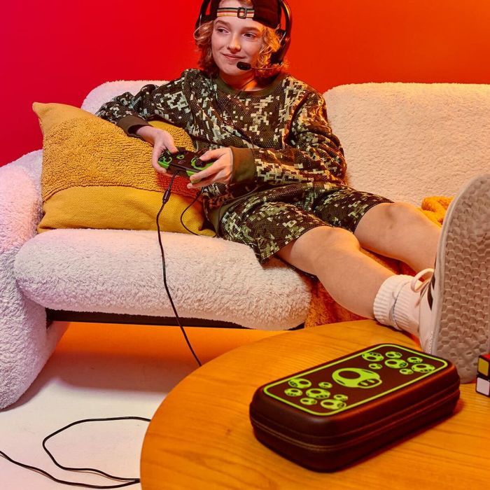 Housse et Protecteur d'Ecran pour Nintendo Switch PDP 4