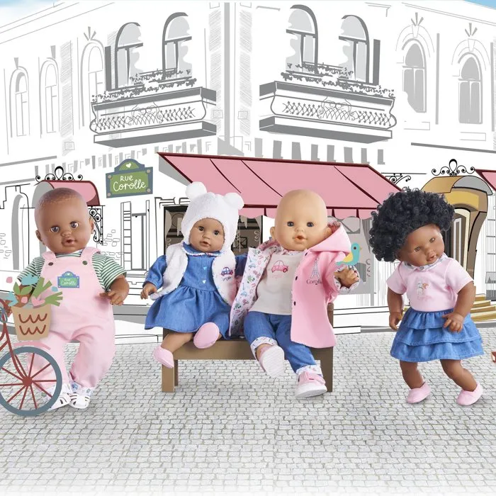 Corolle - Robe Week-end à Paris pour poupon de 30 cm - Imitation denim bleu avec col claudine, broderies cœurs et serigraphie chien - Accessoire pour poupée Corolle - Robe Week-end à Paris pour poupon de 30 cm - Imitation denim bleu avec col claudine, broderies cœurs et serigraphie chien - Accessoire pour poupée