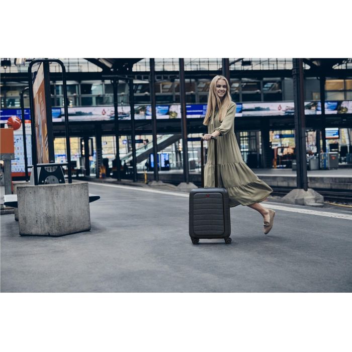 WENGER Syntry Carry-On Case with Laptop Compartment 15 WENGER Syntry Carry-On Case with Laptop Compartment 15