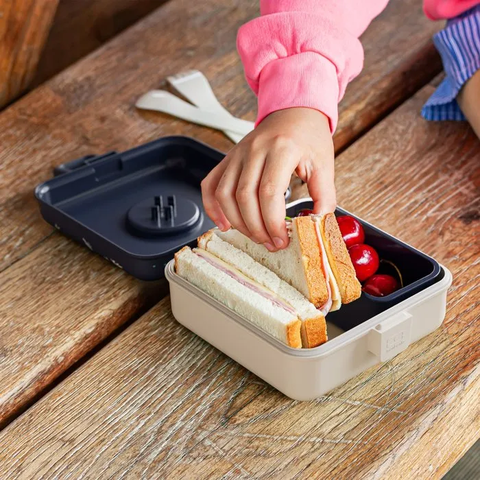 Monbento - Lunch Box Snacky Wolf 850 ml pour Enfant, Boîte à Sandwich et Goûter avec Couverts et 4 Vignettes Incluses, Sans BPA