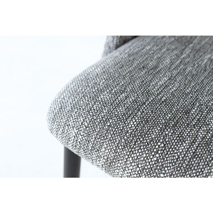 GINER Y COLOMER Lot de 2 chaises design en tissu gris avec structure en bois et pieds en métal noir - Dimensions (LxPxH): 57x52x91 cm 4