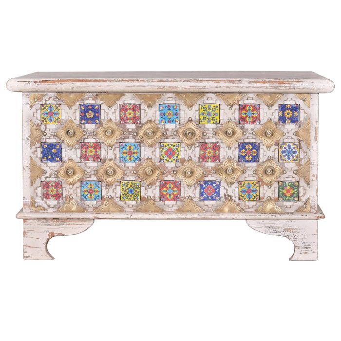 GINER Y COLOMER - Coffre de rangement en bois de manguier massif avec détails en céramique et bronze, finition blanc vieilli - 80 x 40 x 45 cm 1 GINER Y COLOMER - Coffre de rangement en bois de manguier massif avec détails en céramique et bronze, finition blanc vieilli - 80 x 40 x 45 cm 1