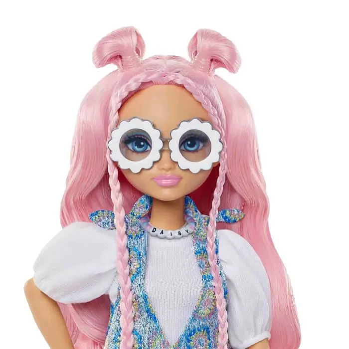 Barbie Daisy Dream Besties Poupée avec cheveux roses, 11 articulations, 9 accessoires, JDD74 4
