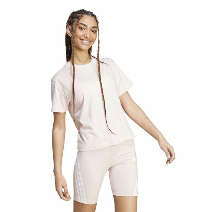 T-shirt à manches courtes femme Adidas Essentials Small Logo Beige Rose 2 T-shirt à manches courtes femme Adidas Essentials Small Logo Beige Rose 2