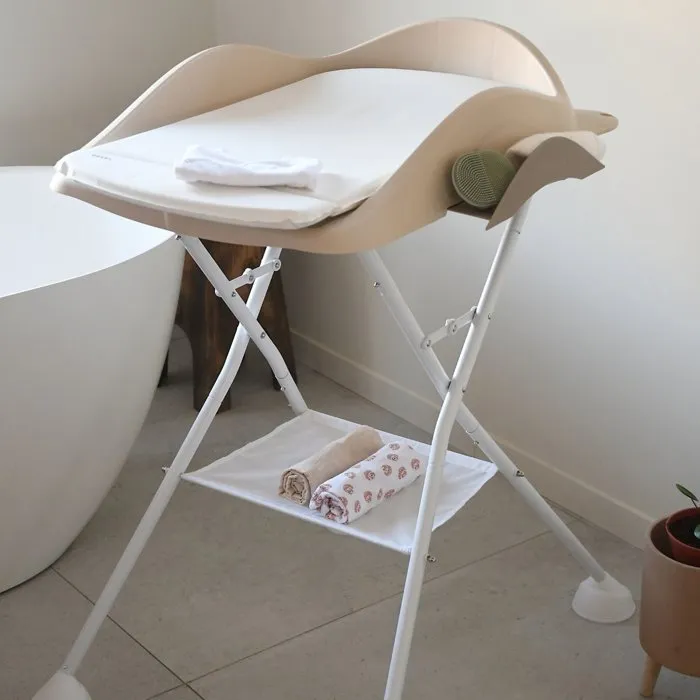 Beaba Plan à Langer Camélé'O Terre d'Argile - Avec Matelas PVC Lavable, Tablettes Rétractables et Système de Fixation Réglable - Éco-Conçu et Fabriqué en France