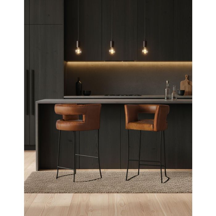 GINER Y COLOMER Tabouret en cuir naturel cognac avec structure métallique noire curviligne - Hauteur 101 cm, largeur 60 cm 6