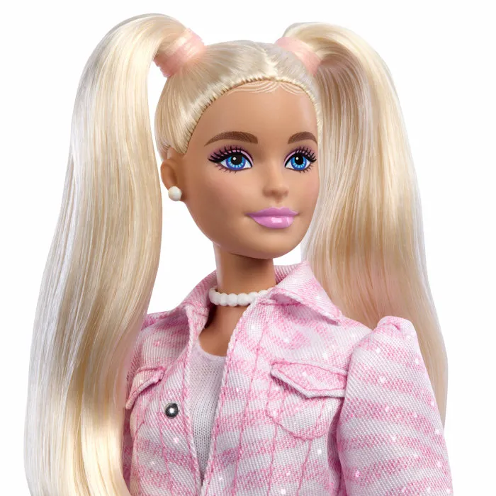 Barbie JJN69 - Poupée Barbie Style Deluxe avec veste en denim rose et jupe - Poupée mannequin mode 29.5 cm pour jeux d'imagination à partir de 4 ans Barbie JJN69 - Poupée Barbie Style Deluxe avec veste en denim rose et jupe - Poupée mannequin mode 29.5 cm pour jeux d'imagination à partir de 4 ans