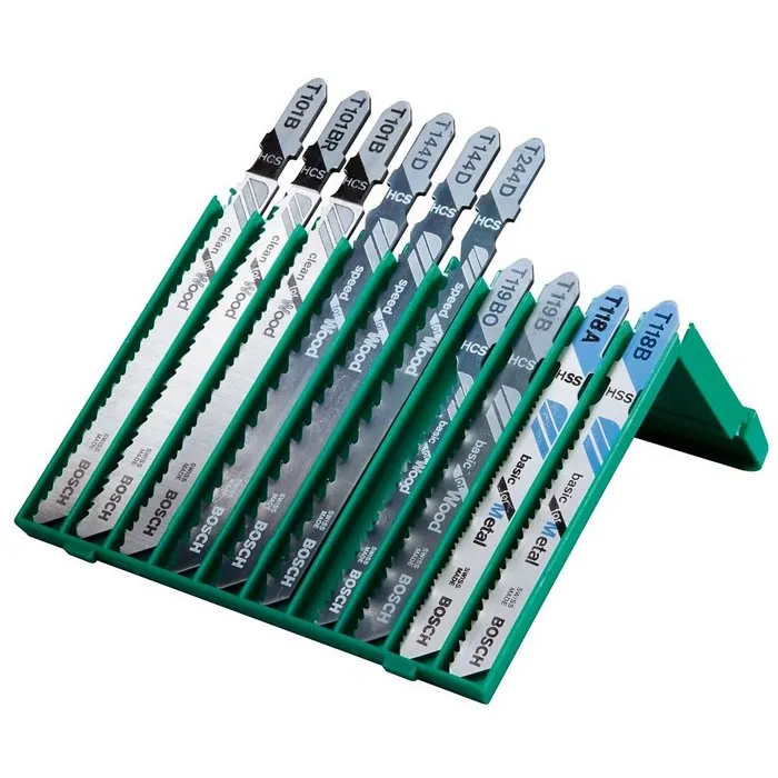 Bosch PST 900 PEL - Scie sauteuse pendulaire filaire 620W, 3100 tr/min, avec variateur électronique, fonction CutControl, PowerLight, mallette et set de 10 lames Bosch PST 900 PEL - Scie sauteuse pendulaire filaire 620W, 3100 tr/min, avec variateur électronique, fonction CutControl, PowerLight, mallette et set de 10 lames