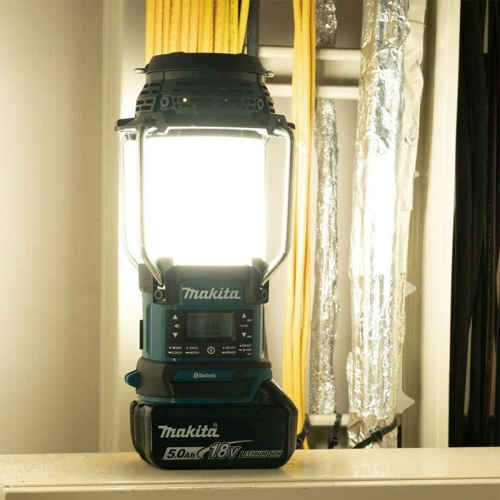 Linterna Makita DMR056 1 Linterna Makita DMR056 1